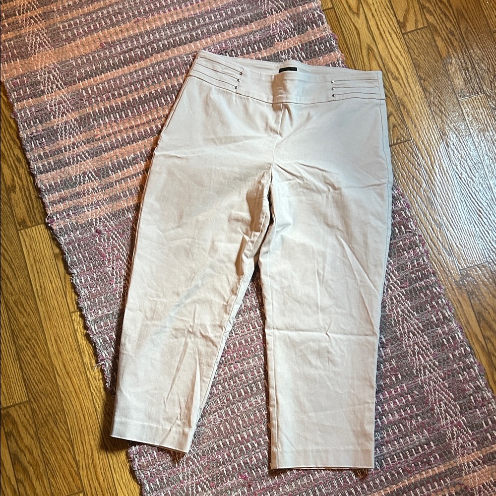 Women's Tan Capris